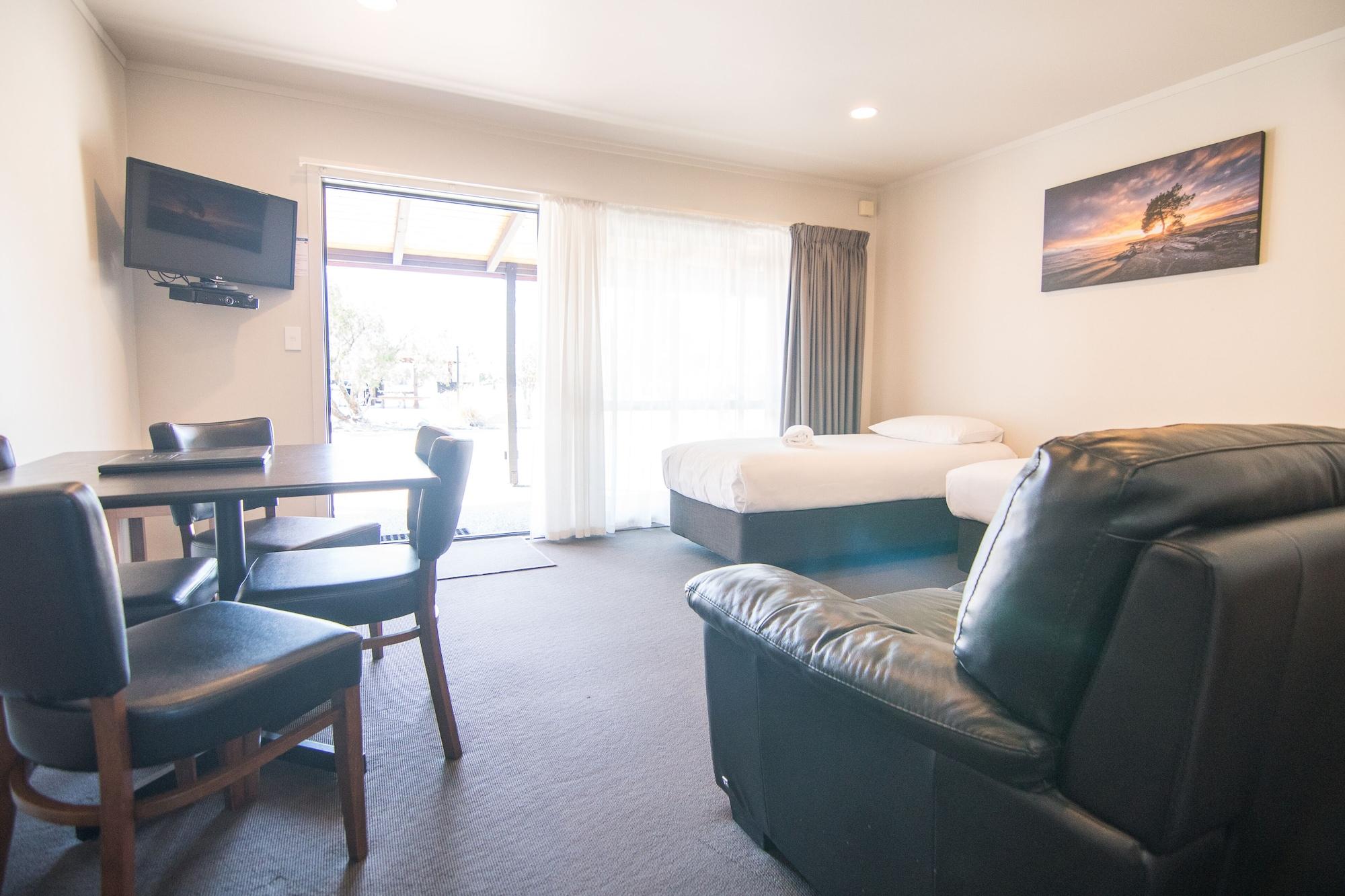 Parklands Motorlodge & Holiday Park Туранги Екстериор снимка
