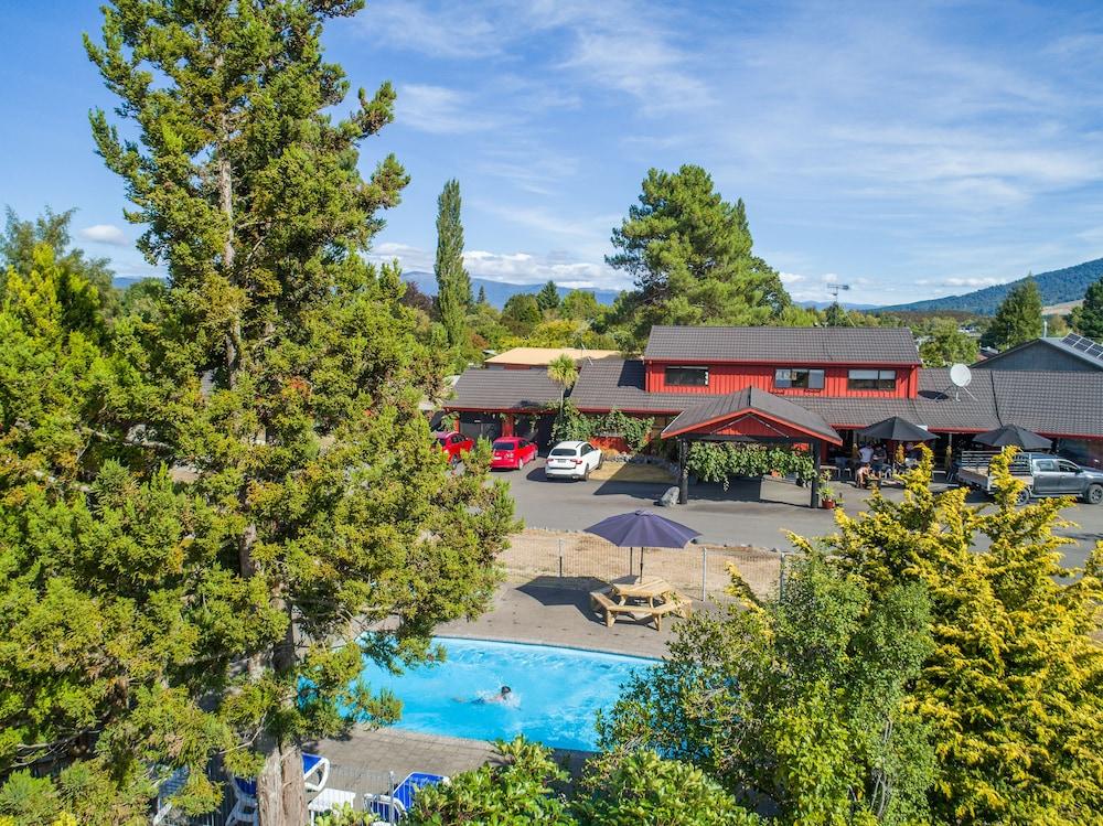 Parklands Motorlodge & Holiday Park Туранги Екстериор снимка
