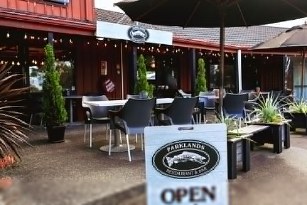 Parklands Motorlodge & Holiday Park Туранги Екстериор снимка