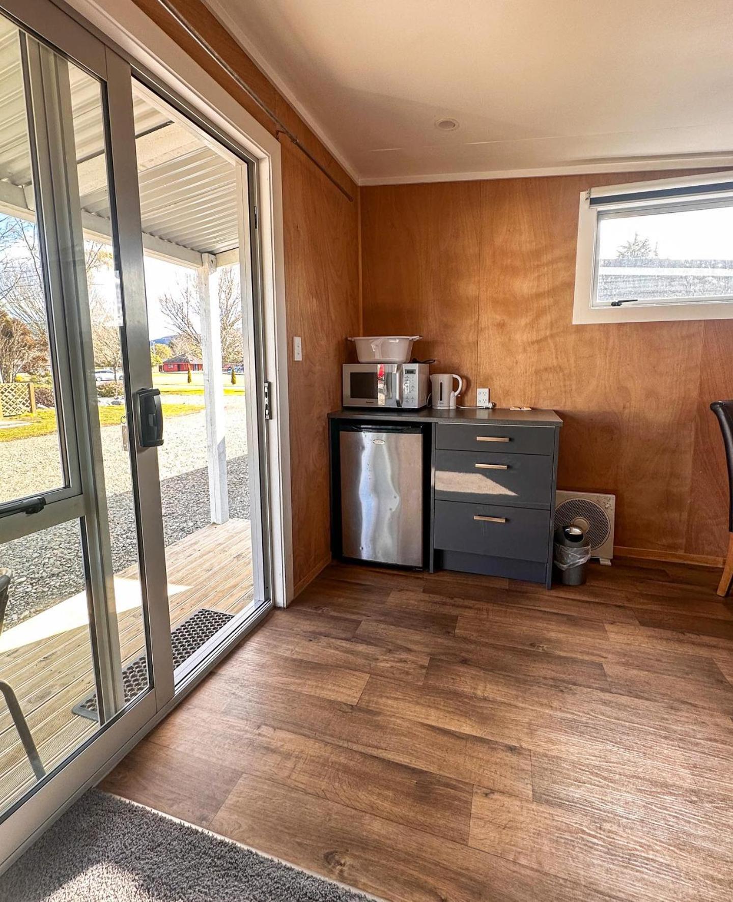 Parklands Motorlodge & Holiday Park Туранги Екстериор снимка